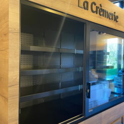 Vitrine murale pou  Ultra-Frais, Crèmerie ,  Charcuterie, Fromage